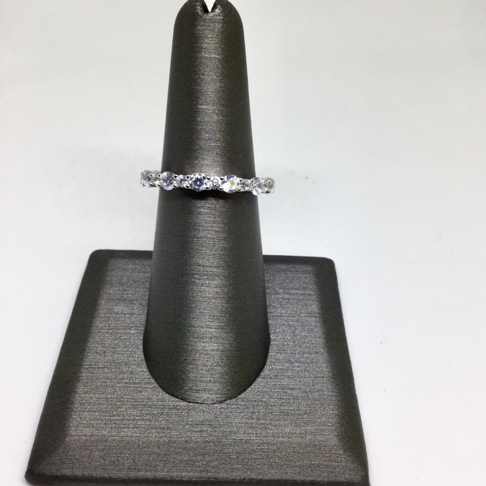 Eternity dainty style band 👍 LAST AVAILABLE